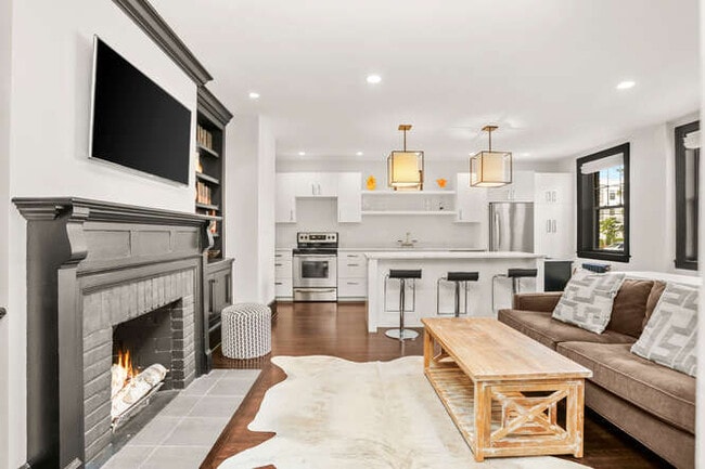 Photo - 169 Mason St Unit Virginia Court