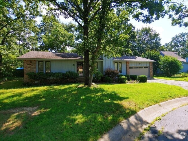 Building Photo - 5 Hickory Ln Rental