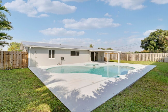 Photo - 636 Eastwind Dr