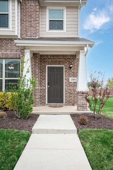 Photo - 2204 Greystone Dr