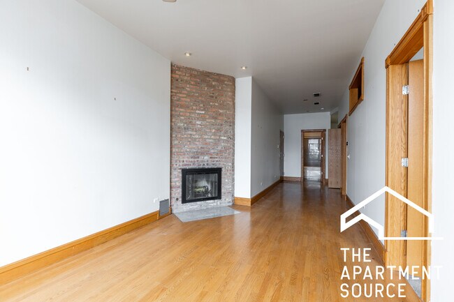 Photo - 1160 W Grand Ave Unidad 2F