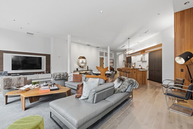 824 Liberty Ave Unit Loft 201