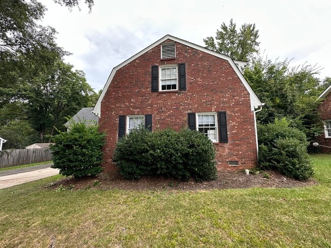 Photo - 1701 Bonnie Ln