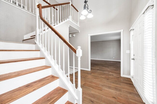 Photo - 17203 Kettle Creek Dr