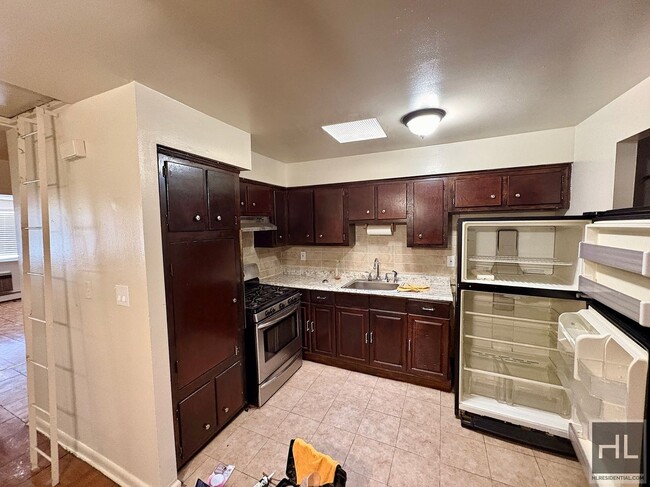 Photo - METCALF AVENUE, BRONX Unit 3