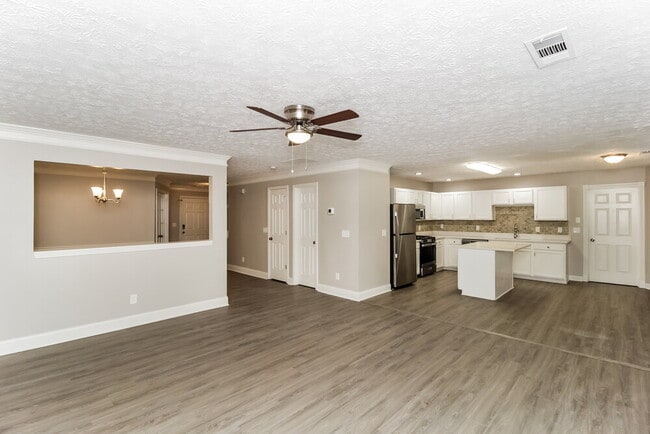 Photo - 304 Westminster Dr