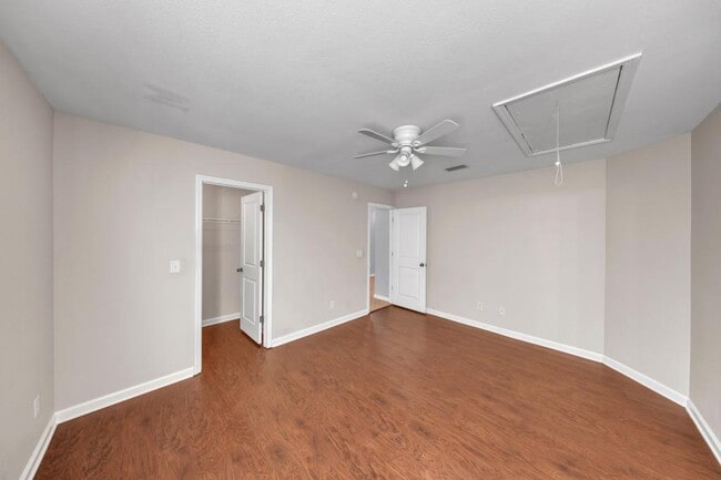 Photo - 5086 Greyfield Pl N