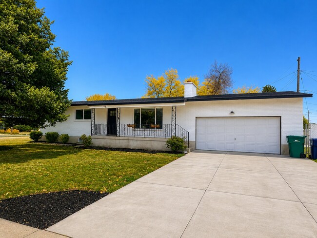 1151 Helen