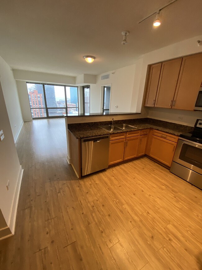 Photo - 600 S Dearborn St Rental