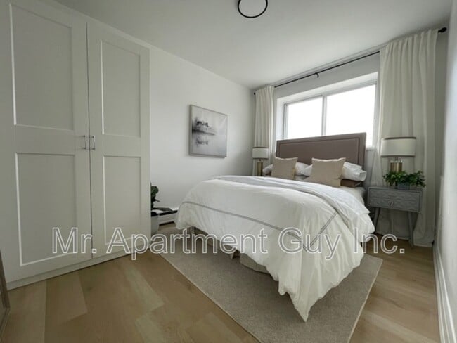 Photo - 1284 Fennell Ave E Unit Suite 8