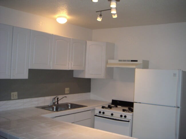 Photo - 1418 E St Unidad C