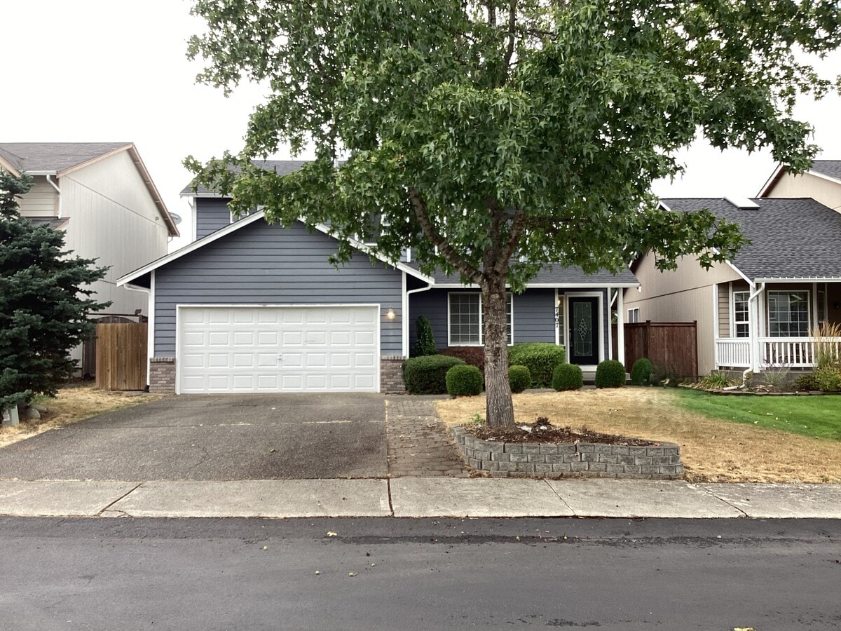 Photo - 7407 195th St E Casa
