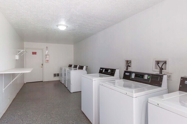 CRESTWOOD APARTMENTS
