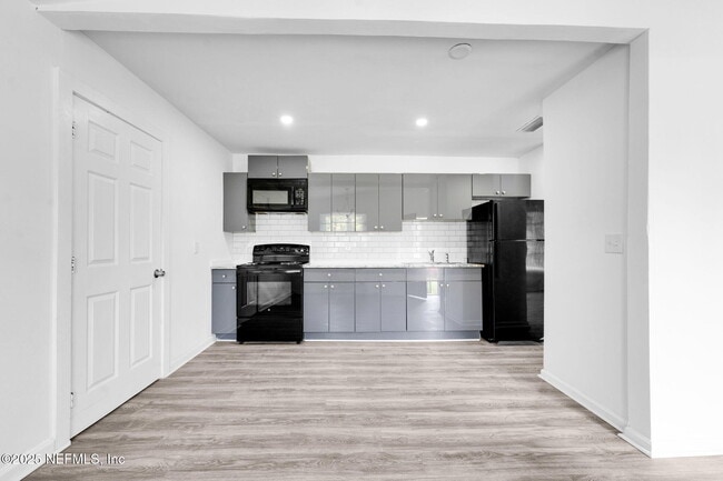 Photo - 9155 Sibbald Rd