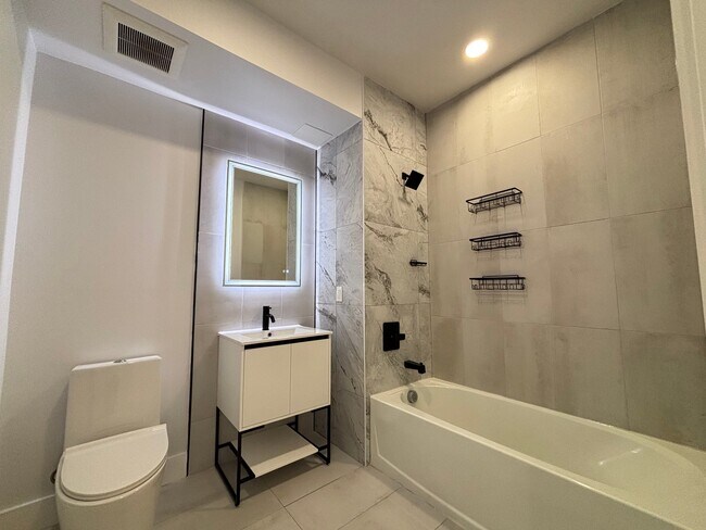 Photo - 316 Forrest St