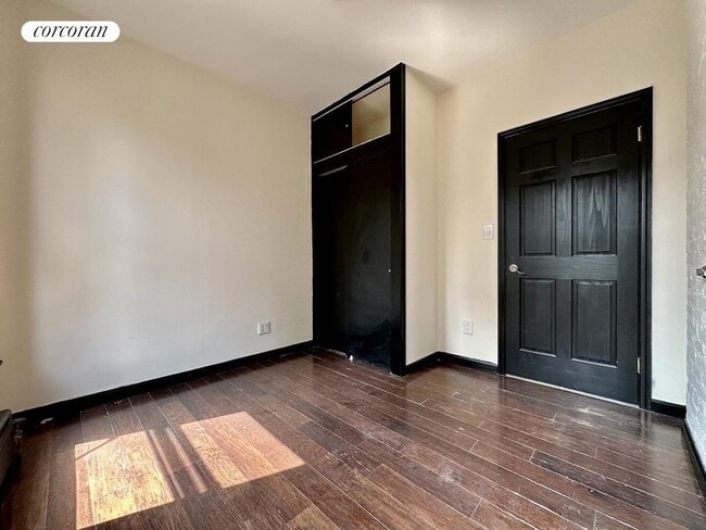 Photo - 350 E 91st St