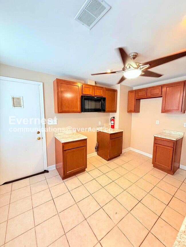 Photo - 4443 Elmwood St Unit 4447