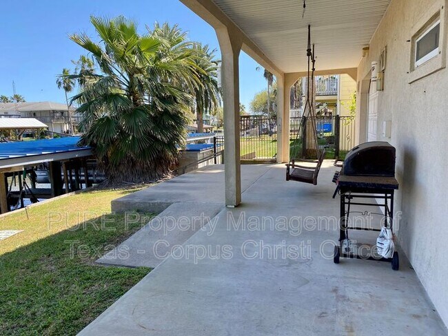 Photo - 162 Whiteley Dr