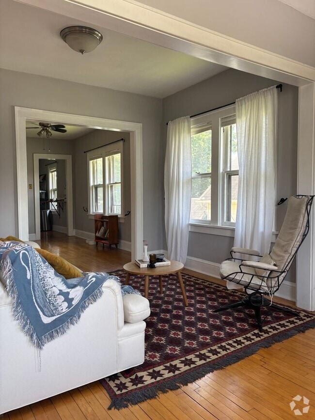 Building Photo - 647 Monroe St NE Unit 2 Rental