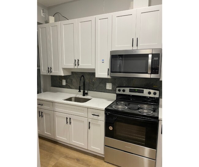 Photo - 2326 McCulloh St Unidad F  W/Bath Available $850 F  Private Bath