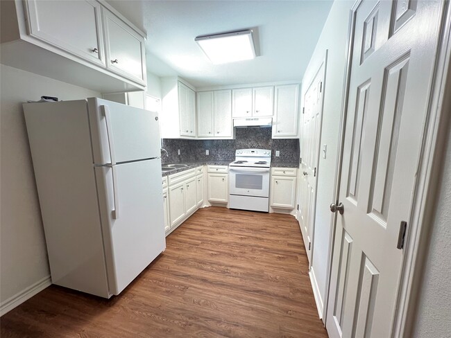 Photo - 1231 Sycamore Ave Unit A