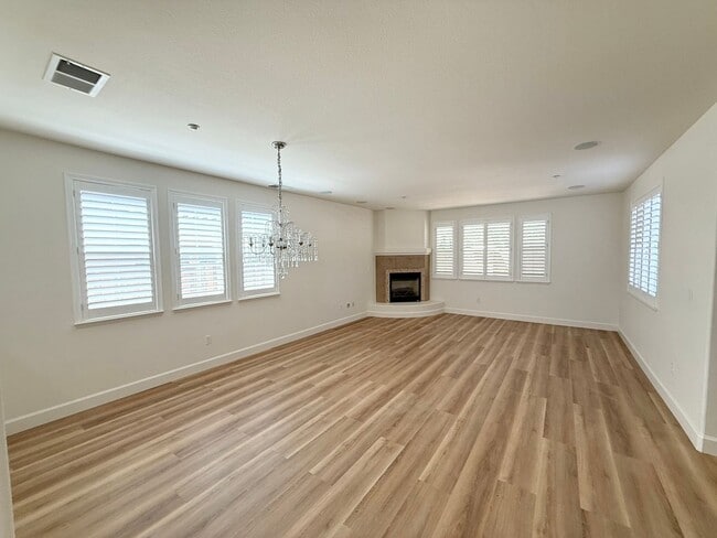 Photo - 2327 Capistrello St