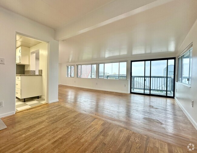 Building Photo - 412 35th Ave S Unit 412 35th Ave. S Rental