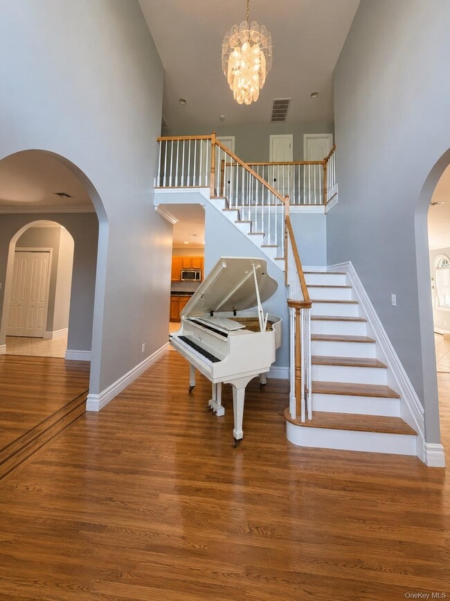 8 Brian Ct