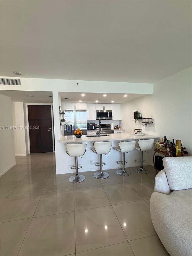 Photo - 7601 E Treasure Dr Unidad 1508