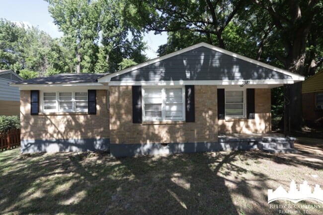 3581 Kensett Dr