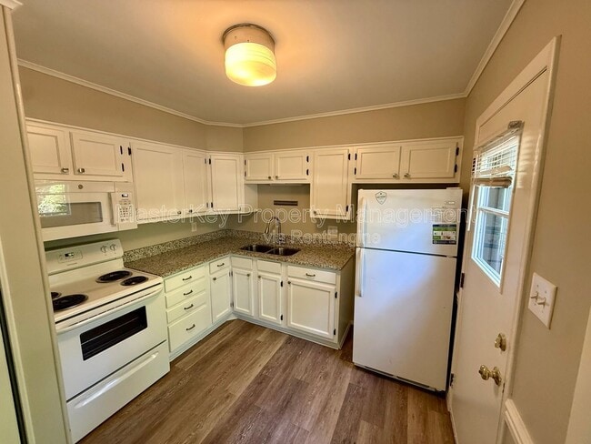 Photo - 345 Byrum St