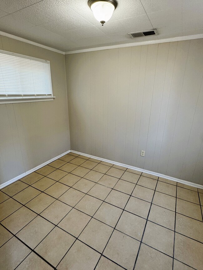 Photo - 1331 Colonial Rd