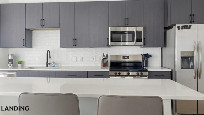 Photo - 1007 S Mint St Unidad 833