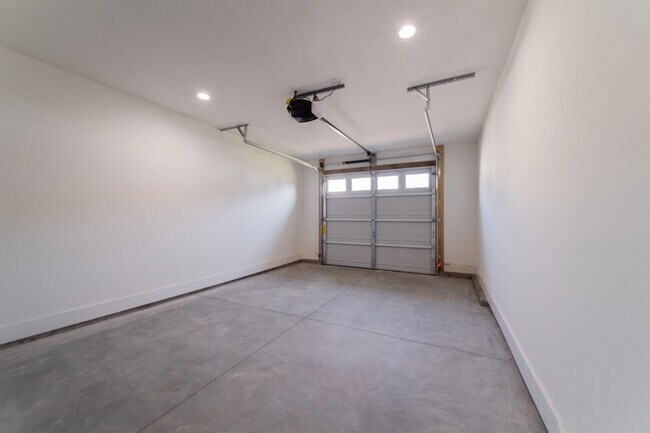 Photo - 623 High Valley St