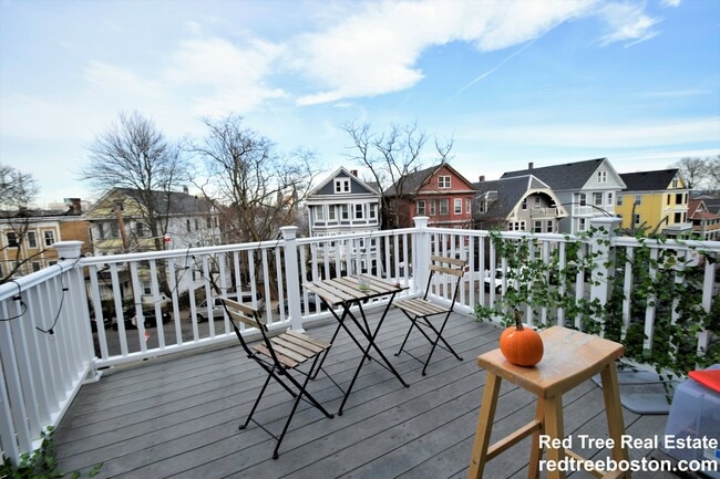Photo - 2 Iroquois St Unit 2