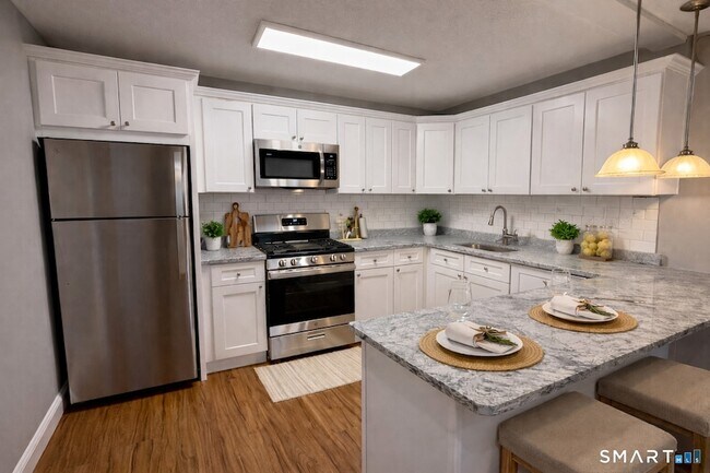 Photo - 1168 Main St Unit B6