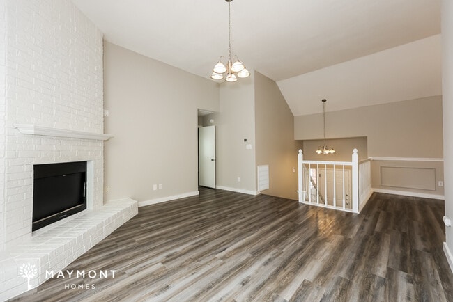 Photo - 305 Mahogany Dr