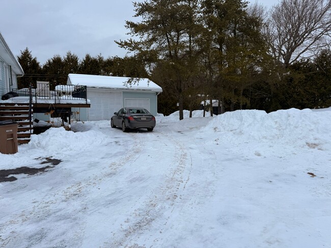 Photo - 100 Green Lake Cres Unit Spacious Bright Basement