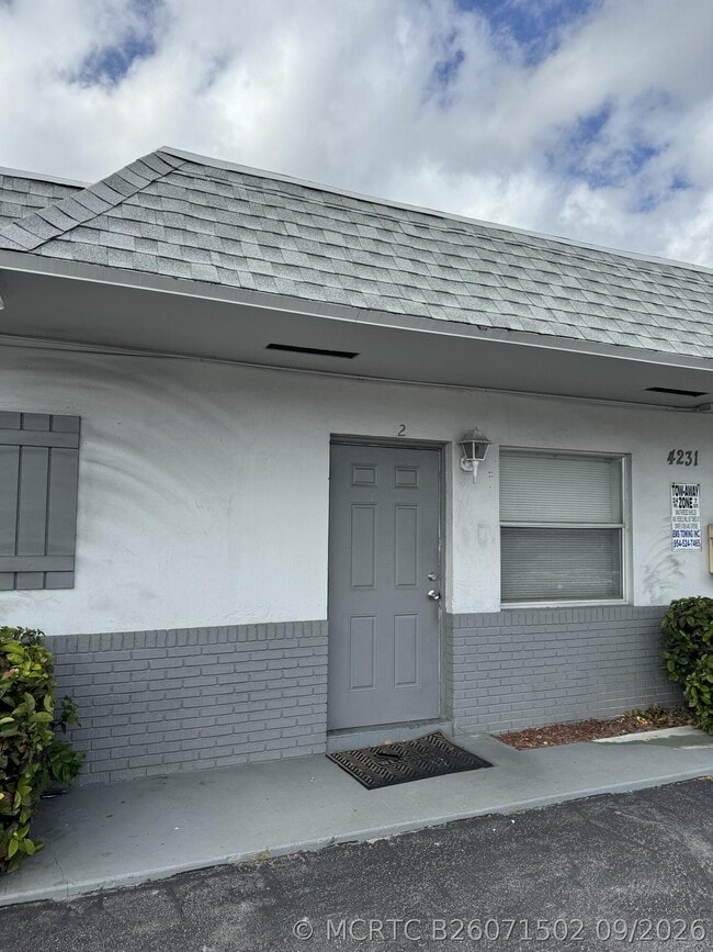 Building Photo - 4231 NW 31st Ave Unit 1
