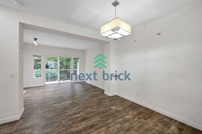 Photo - Charming 2-Bedroom Retreat with 2.5 Baths in Bothell's Serene Locale!