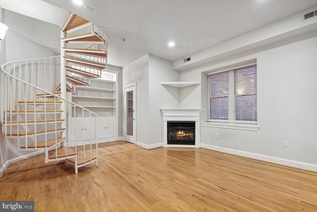 Building Photo - 1417 Chapin St NW Unit 203