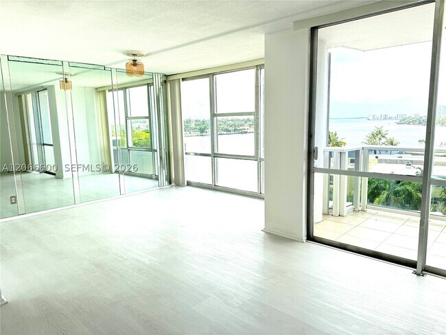 900 Bay Dr E Unit 523