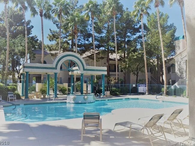 Piscina comunitaria - 2251 Wigwam Pky Unidad Wigwam 1126