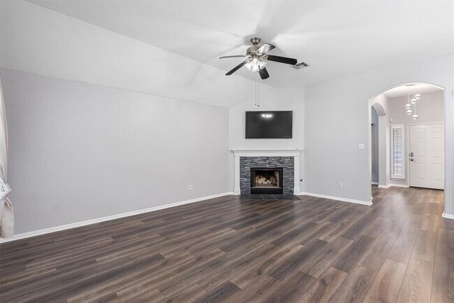 Photo - 153 Hickory Ln