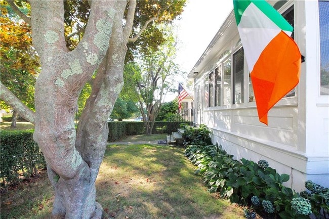 Photo - 22 Bateman Ave