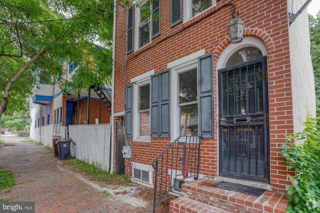 Building Photo - 848 N Madison St Rental