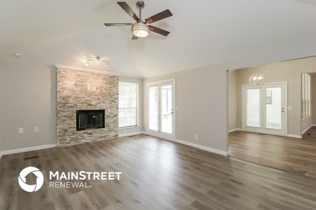 Photo - 400 Julie's Trail Cir