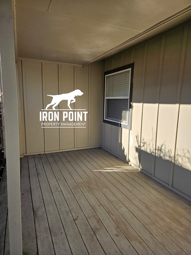 Photo - 2bed/2bath duplex on the Bench w/covered parking, appliances & landscaping included.