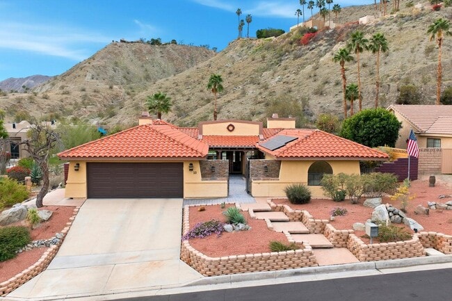 Building Photo - 10 Venus Dr