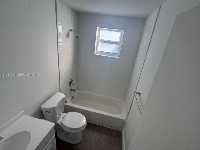 Photo - 6705 SW 44th St Unidad 58